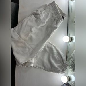 BRANDY MELVILLE WHITE SWEATS